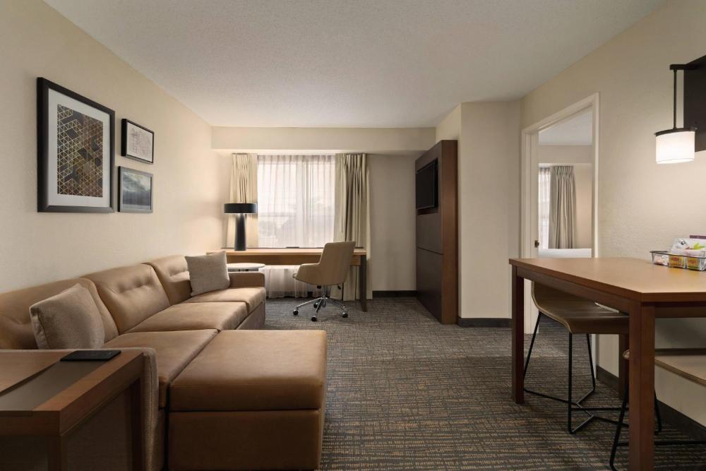 One-Bedroom Queen Suite with Sofa Bed interior